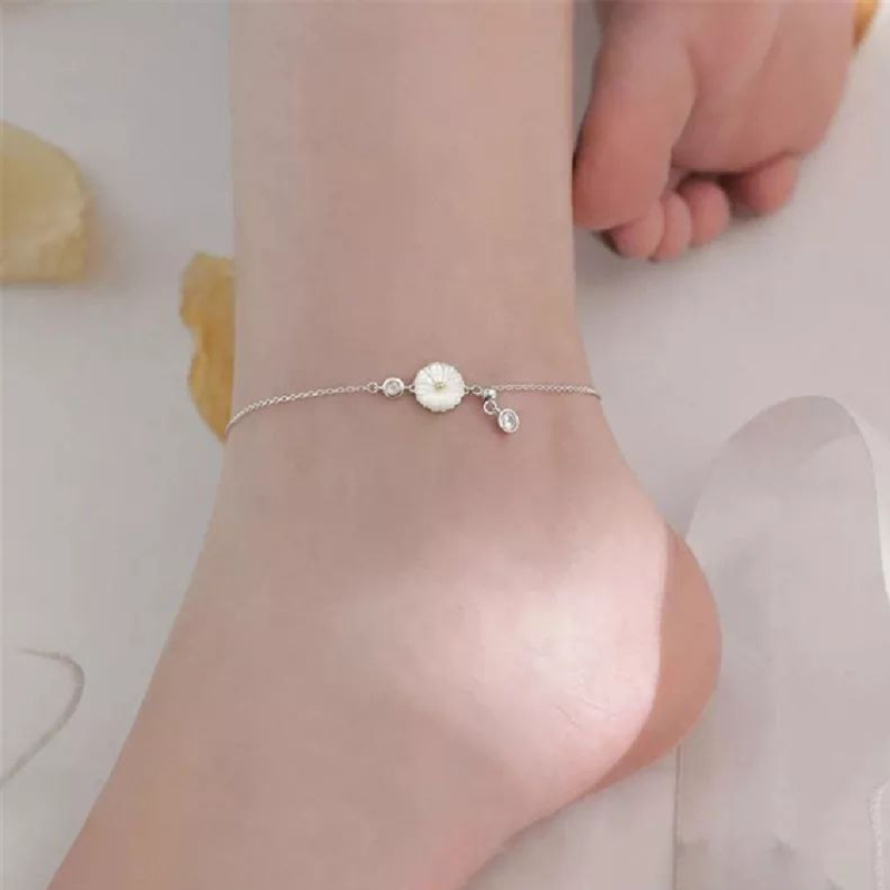 white-rose-anklet