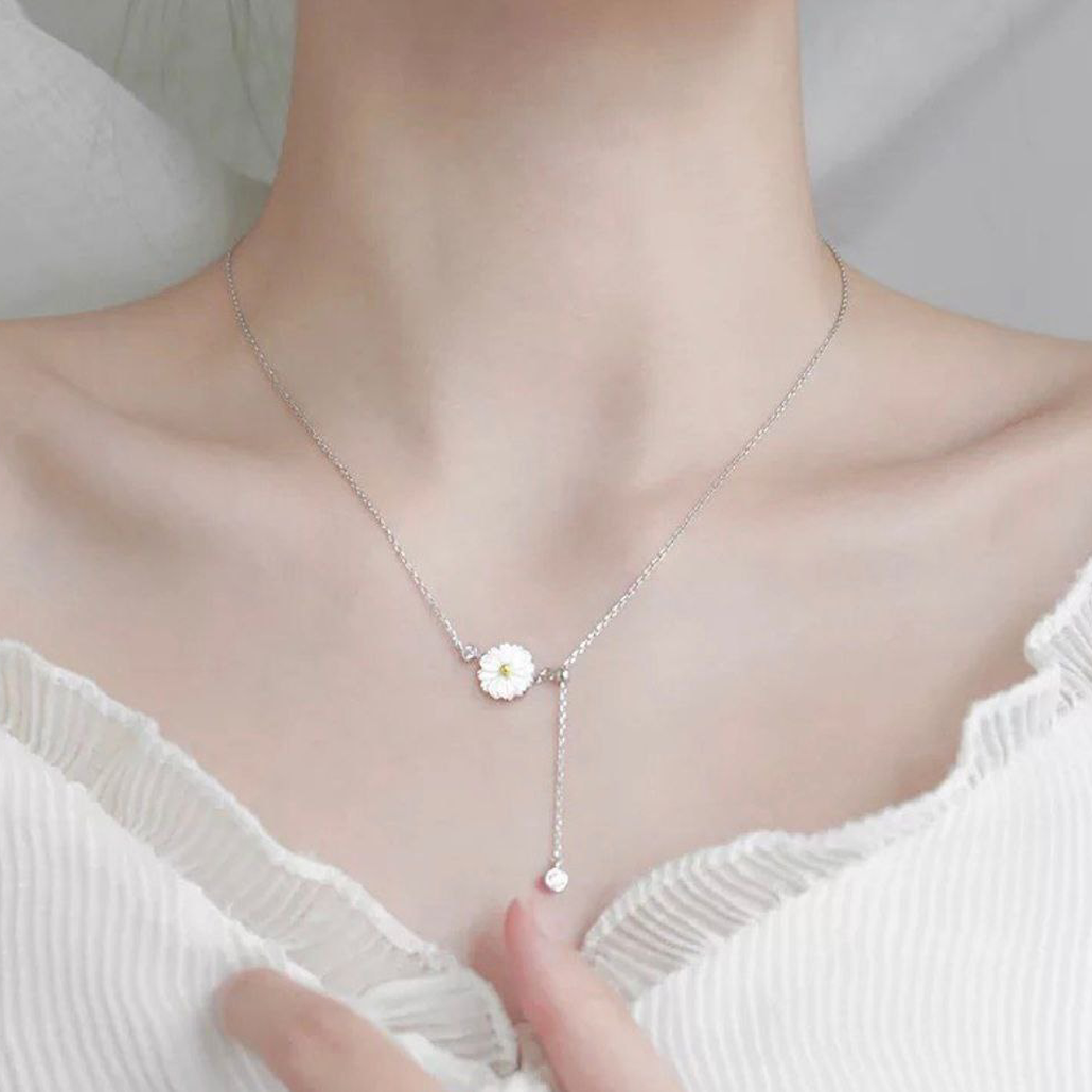 white rose necklace